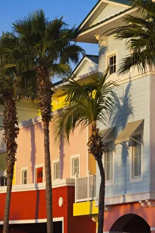 Images Dated 23rd May 2013: USA, Florida, Gulf Coast, Fort Myers Beach, pastel buildings and palm trees