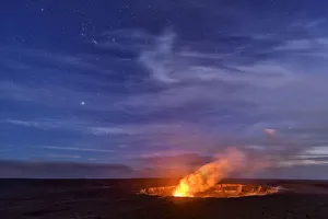 USA, Hawaii, Big Island, Volcanoes National Park, Halema'uma'u Crater USA, Hawaii, Big Island, Volcanoes National Park, Halema'uma'u Crater