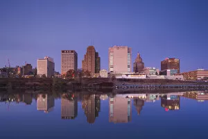 Images Dated 8th April 2014: USA, New Jersey, Newark, city skyline from Passaic River