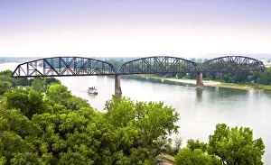 USA, North Dakota, Bismarck, Mandan, Bismarck-Manda Rail Bridge, Missouri River USA, North Dakota, Bismarck, Mandan, Bismarck-Manda Rail Bridge, Missouri River