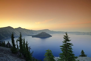 USA, Oregon, Crater Lake National Park, Crater Lake and Wizard Island USA, Oregon, Crater Lake National Park, Crater Lake and Wizard Island