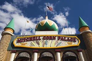 USA, South Dakota, Mitchell, Mitchell Corn Palace, buildling exterior made of corn USA, South Dakota, Mitchell, Mitchell Corn Palace, buildling exterior made of corn