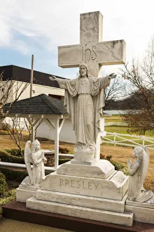 USA, Tennessee, Memphis, Grave stone at Graceland USA, Tennessee, Memphis, Grave stone at Graceland