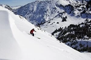 Images Dated 28th February 2007: USA Utah Salt Lake City Alta Ski Resort Off Piste Skier
