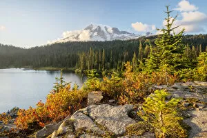 USA; West Coast; Washington; Mount Rainier National Park, Reflection lake