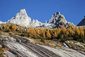 Valtellina, autumn colors in Torrone Valley, Lombardy, Italy Valtellina, autumn colors in Torrone Valley, Lombardy, Italy