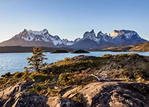 View over Lake Pehoe towards Paine Grande and Cuernos del Paine, sunset, Torres del View over Lake Pehoe towards Paine Grande and Cuernos del Paine, sunset, Torres del