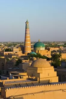 Images Dated 18th May 2005: View over old town of Khiva, Uzbekistan
