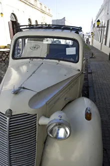 Historic Quarter of the City of Colonia del Sacramento Gallery: Vintage car, Colonia del Sacramento, Uruguay