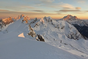Winter sunset from the summit of Nuvolao towards the Giau with Pelmo and Civetta in the background Winter sunset from the summit of Nuvolao towards the Giau with Pelmo and Civetta in the background