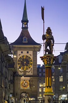 Zahringerbrunnen statue & Zytglogge (clock tower), Kramgasse, Bern (capital city), Berner Oberland, Switzerland Zahringerbrunnen statue & Zytglogge (clock tower), Kramgasse, Bern (capital city), Berner Oberland, Switzerland