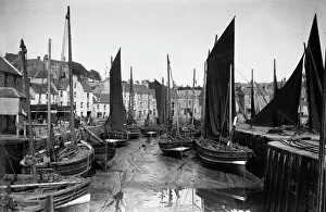 Images Dated 27th August 2010: View of East Shore harbour, Pittenweem, Fife. Date: 1889