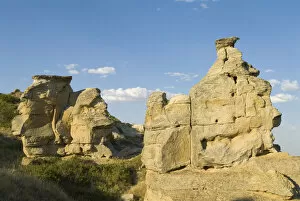Images Dated 6th November 2009: Canada, Alberta, Hoodoos sacred to the Blackfoot who believe the spirits of ancestors