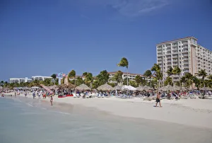 Dutch Antilles, Aruba, Oranjestad, Holidaymakers on Palm Beach Dutch Antilles, Aruba, Oranjestad, Holidaymakers on Palm Beach