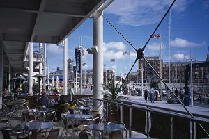 Images Dated 6th October 2008: ENGLAND Hampshire Portsmouth Gunwharf Quay Shopping Centre Outside Cafe with view across