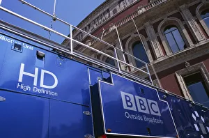 Images Dated 6th October 2008: ENGLAND London Kensington The Royal Albert Hall Part view of the exterior with a blue