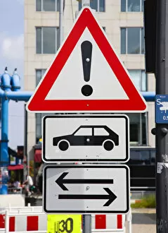 Mitte Gallery: Germany, Berlin, Mitte, Traffic control signs on Unter den Linden during construction