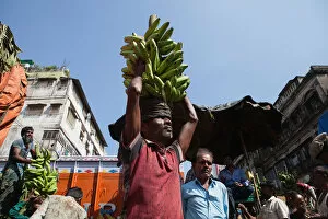 India, West Bengal, Kolkata, Bananas are auctioned at the fruit wholesalers market