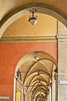 Italy, Emilia Romagna, Bologna, One of the city's many arcades