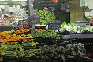 Italy, Lazio, Rome, Testaccio, market, vegetable stall