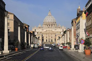 Italy, Lazio, Rome, Vatican City, Via della Conciliazone with St Peter's Basilica in distance Italy, Lazio, Rome, Vatican City, Via della Conciliazone with St Peter's Basilica in distance