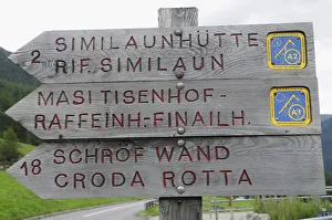 Italy, Trentino Alto Adige, Val Senales, Hiking sign Italy, Trentino Alto Adige, Val Senales, Hiking sign