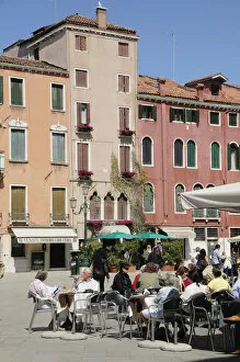 Italy, Veneto, Venice, cafe on Campo Santo Stefano