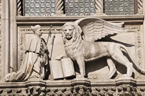 Italy, Veneto, Venice, Doge & Lion, Palazzo Ducale Italy, Veneto, Venice, Doge & Lion, Palazzo Ducale