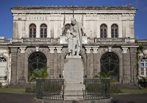 Martinique, Fort-de-France, Statue of A. Schoelcher in front of former Courthouse Martinique, Fort-de-France, Statue of A. Schoelcher in front of former Courthouse