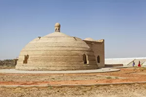 Images Dated 16th December 2015: Sardoba historic water cistern and reservoir, near Rabat I Malik, Navoi Province