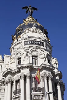 Images Dated 20th August 2014: Spain, Madrid, Metropolis Building on Alcala Grand Via junction