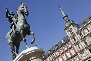 Images Dated 20th August 2014: Spain, Madrid, Statue of King Philip III on horseback, Plaza Mayor