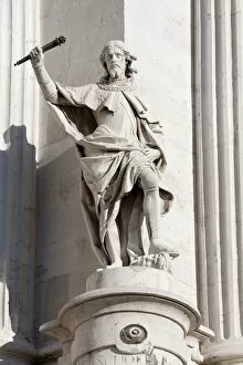 Spain, Madrid, Statue on the Palacio Real