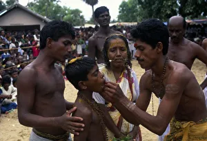 SRI LANKA, Rituals Punnaccolai Festival. Tamil Oracle called Sothimalar with her SRI LANKA, Rituals Punnaccolai Festival. Tamil Oracle called Sothimalar with her