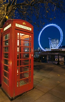 UK, England, London, London Eye, telephone box UK, England, London, London Eye, telephone box