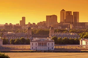 Photo Collection: UK, London, Greenwich, Greenwich Park, National Maritime Musuem and Canary Wharf