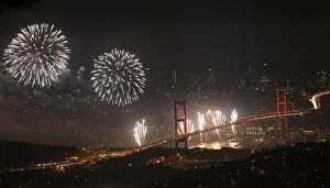 The Bosphorus Bridge that links the citys European and Asian sides, with the European The Bosphorus Bridge that links the citys European and Asian sides, with the European