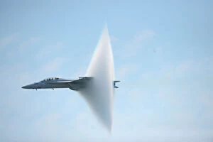 Related Images Gallery: F / A-18F Super Hornet Ring of Water Vapor