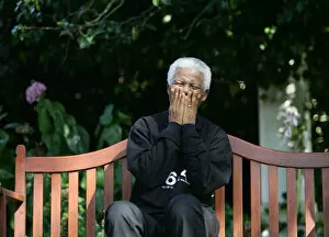 World Leaders Gallery: Nelson Mandela laughs with journalists and performers