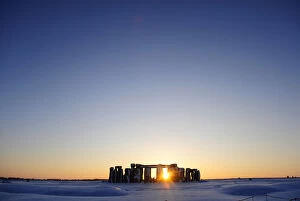 Images Dated 7th January 2010: Snow covers the plains surrounding Stonehenge in Wiltshire, southern England
