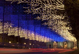 Images Dated 30th November 2008: Traffic streams up Alcala street under Christmas lighting in central Madrid