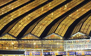 Images Dated 9th October 2008: A train waits at Waterloo Station in central London at dusk