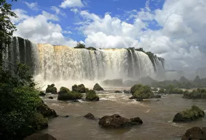 Images Dated 11th February 2007: View of the Iguazu Falls from the Brazilian side of the Iguazu River that delimits