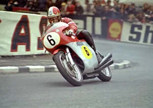 Ago rounds Quarter Bridge; 1971 Senior TT Ago rounds Quarter Bridge; 1971 Senior TT