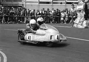 Artie Oates & Dave Skelly (Kawasaki) 1977 Sidecar TT Artie Oates & Dave Skelly (Kawasaki) 1977 Sidecar TT