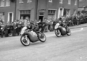 Brian Purslow leads John Anderson (Norton) 1958 Senior TT Brian Purslow leads John Anderson (Norton) 1958 Senior TT