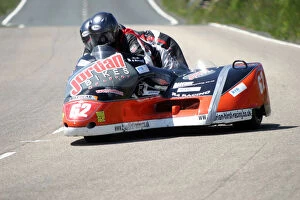 Images Dated 6th June 2007: David Hirst & Paul Lowther (Honda) 2007 Sidecar TT
