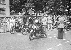 Derek Powell (BSA) John Clark (Norton, 32) H Walmsley (Norton) 1952 Junior Clubman TT Derek Powell (BSA) John Clark (Norton, 32) H Walmsley (Norton) 1952 Junior Clubman TT