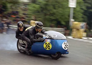 Derek Yorke & Danny Fynn (Triumph) 1971 750 Sidecar TT Derek Yorke & Danny Fynn (Triumph) 1971 750 Sidecar TT