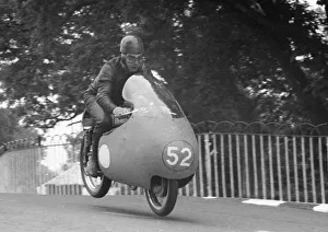 Duilio Agostini (Guzzi) 1956 Junior TT Duilio Agostini (Guzzi) 1956 Junior TT